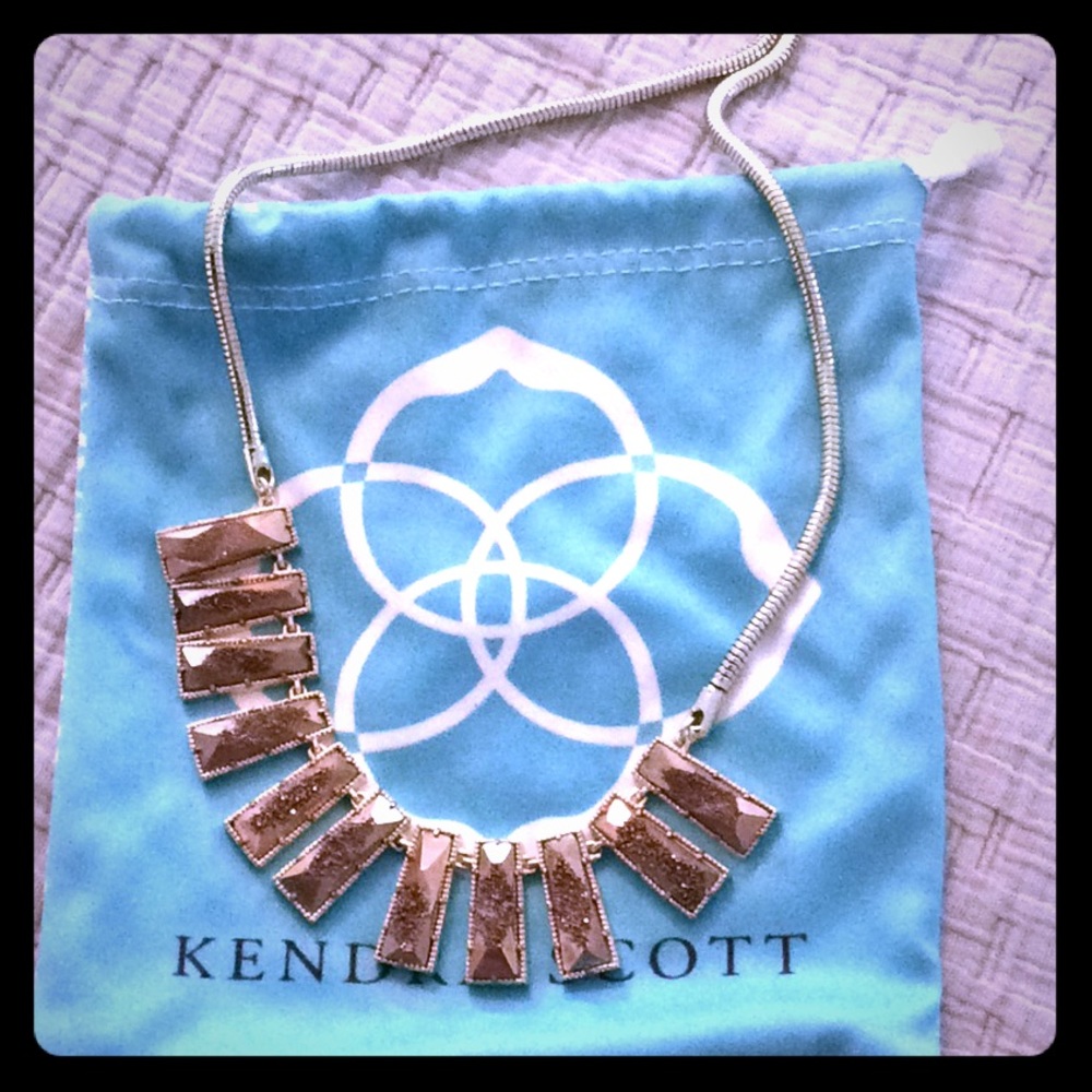 Kendra Scott rose gold necklace